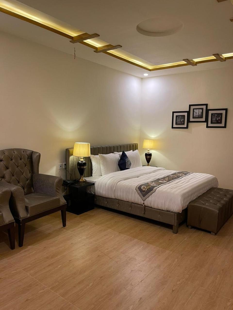 The Corporate Lodges Hotel Saidu Sharif Buitenkant foto